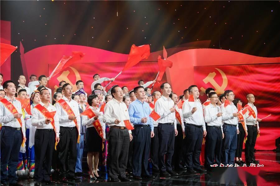 重庆不雅视频案“捉奸”涉事者公司多年前注销，媒体披露“捉奸”细节